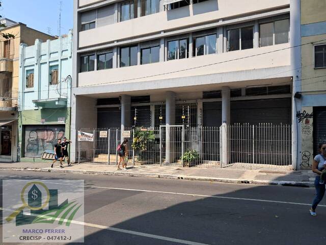 fachada  loja a direita